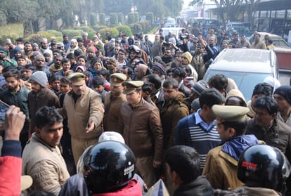 four people died due to Suffocation