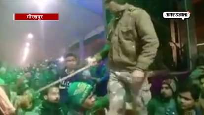 In spite of the cm yogi instructions Police beaten up viewers in gorakhpur mahotsav 