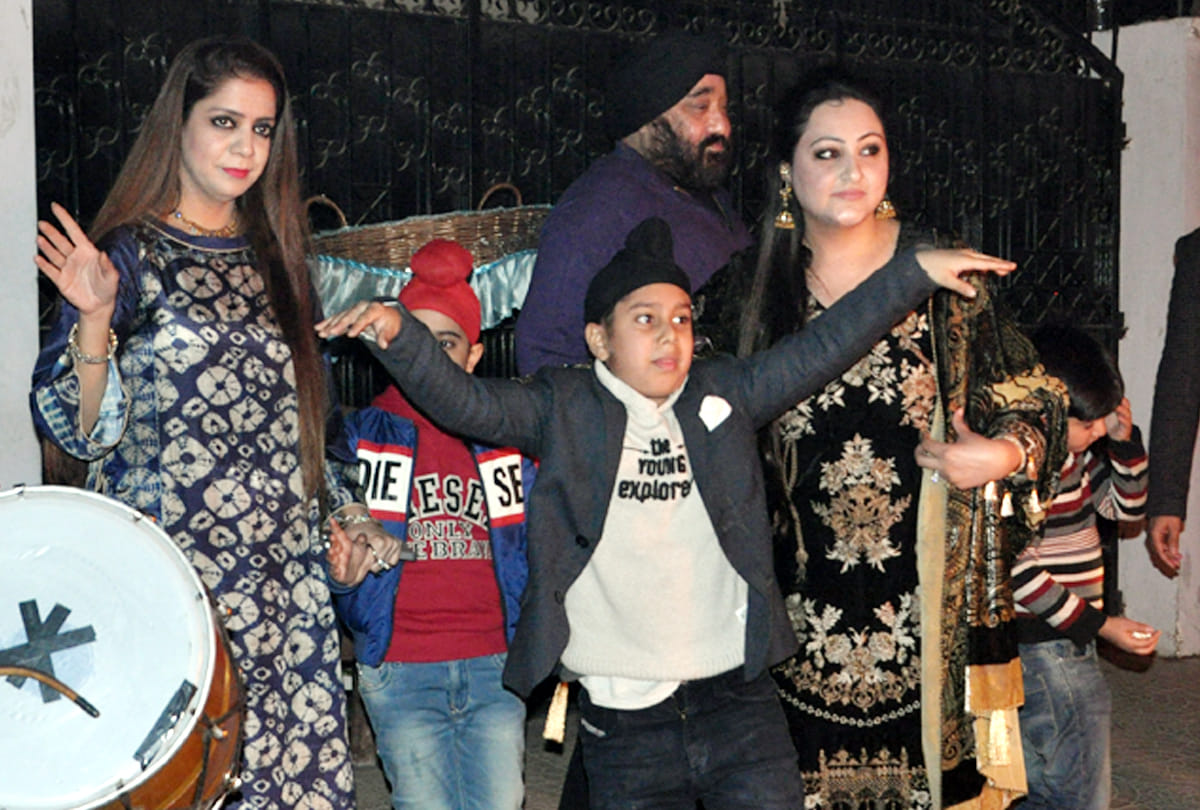 Lohadi celebrated on songs and drops of drum this is story of Lohri