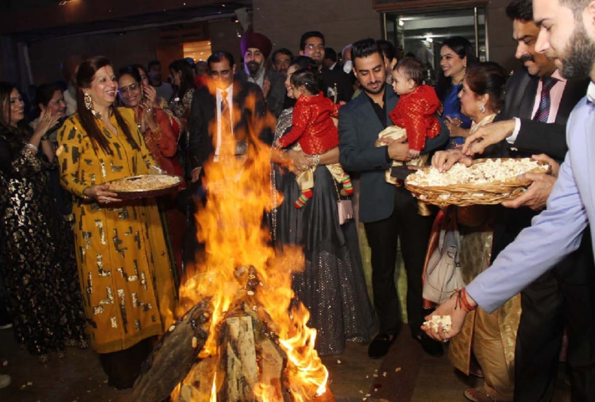 pics : sikhs and punjabis in delhi celebrated lohri