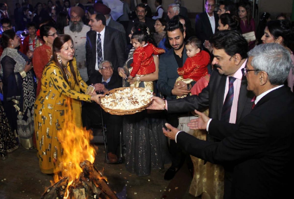 pics : sikhs and punjabis in delhi celebrated lohri