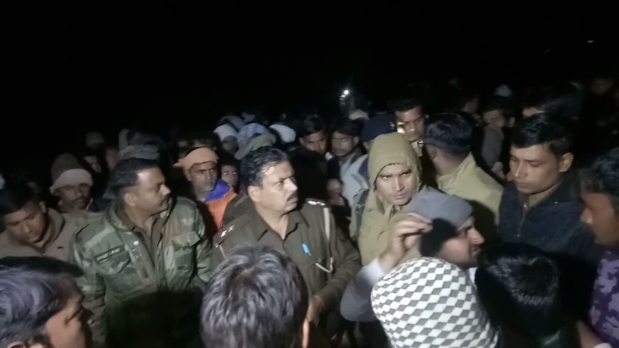 mathura cabinate minister laxminarayan chaudhry relative shot dead