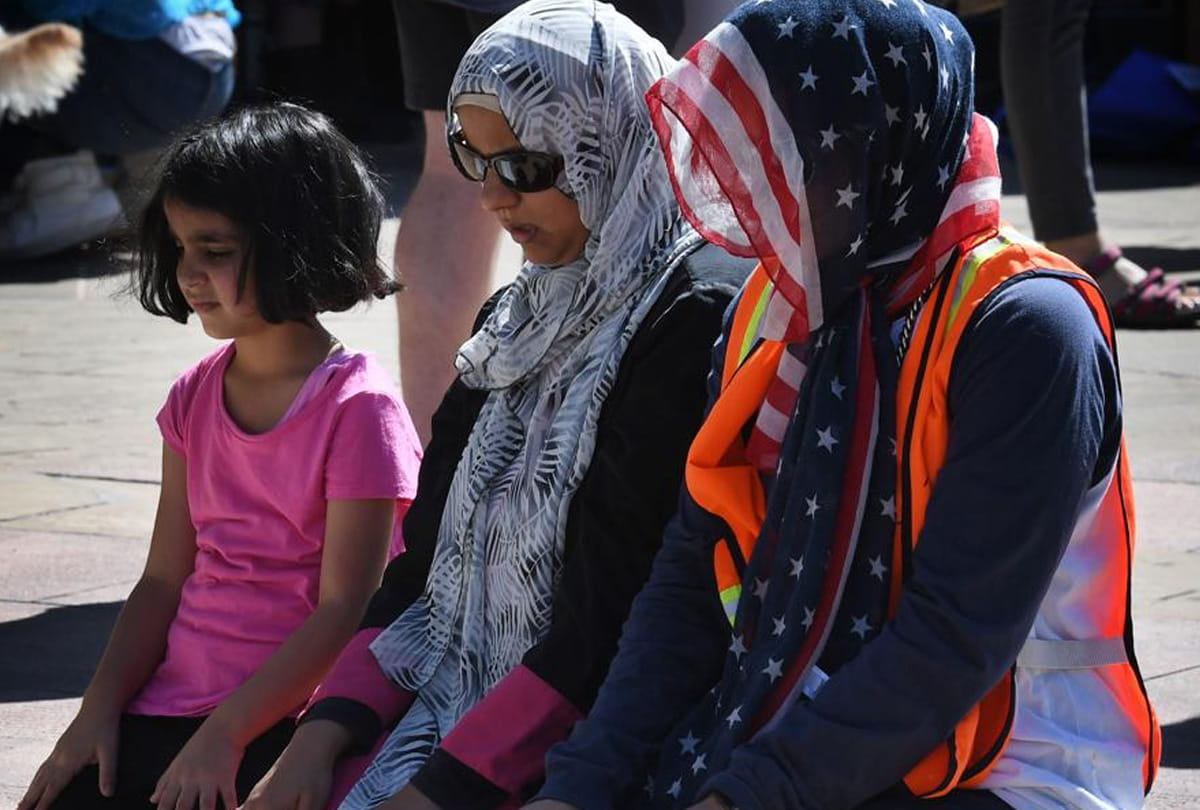 in america Muslim community will be second largest religious group by 2040 