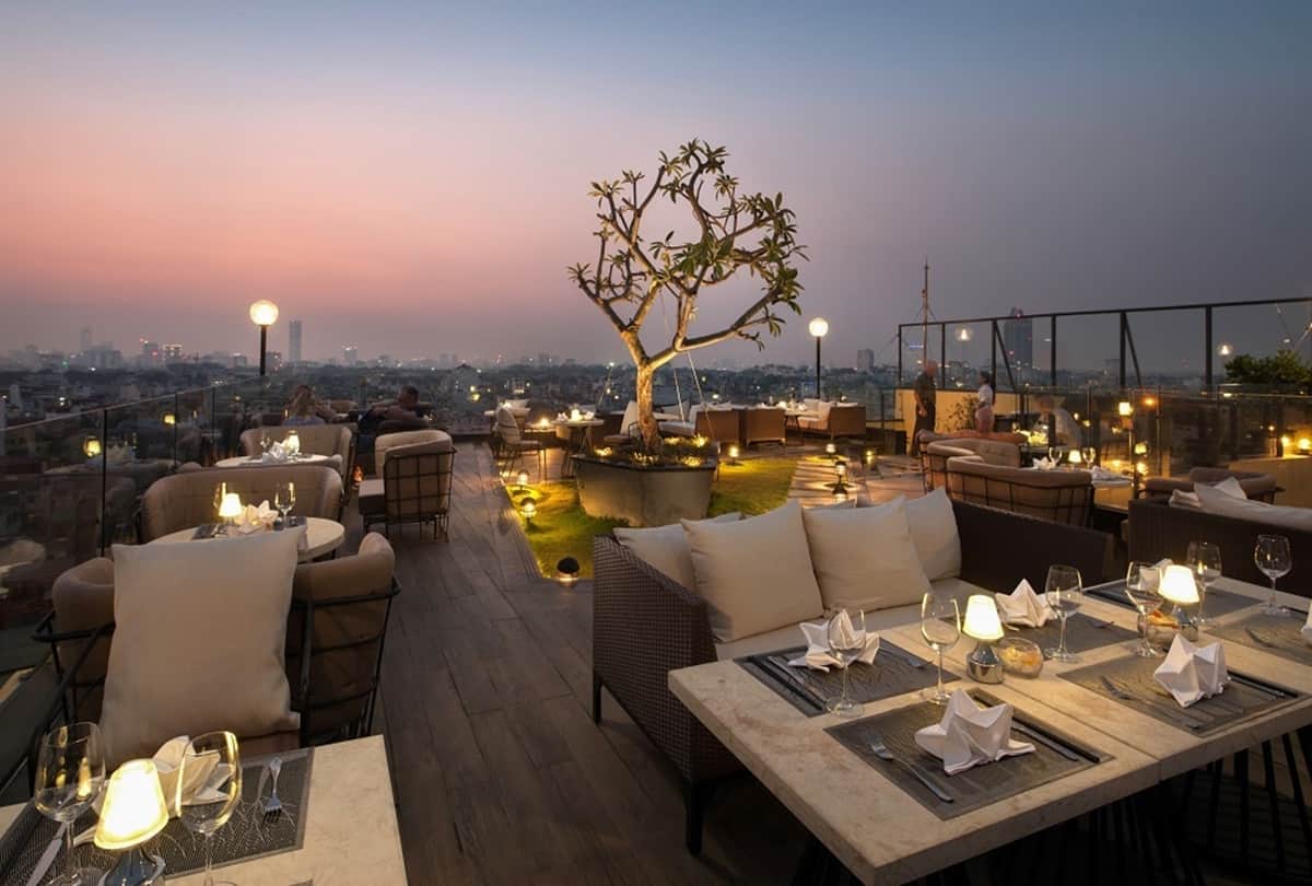 If you want to overcome from stress then you must vizit these tremendous rooftop cafes