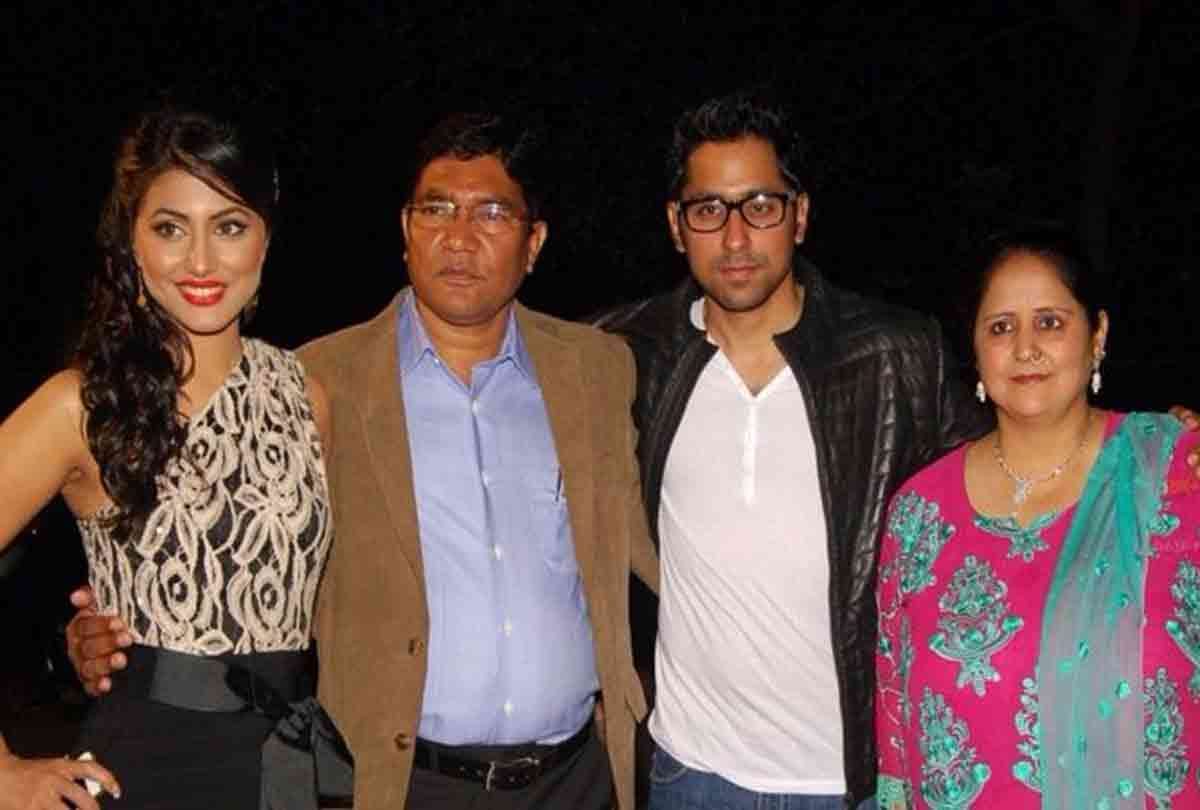 bigg boss 11 hina khan father important statement before finale opens about a big secret