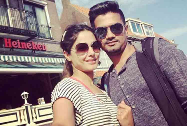bigg boss 11 hina khan father important statement before finale opens about a big secret