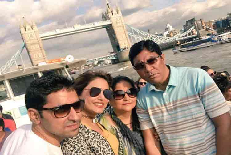 bigg boss 11 hina khan father important statement before finale opens about a big secret