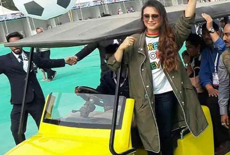 rani mukerji celebrate makar sankranti in ahmedabad by flying kites