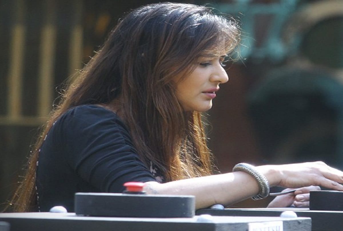 Shilpa Hina Vikas and Puneesh become emotional before the grand finale of Bigg Boss 11