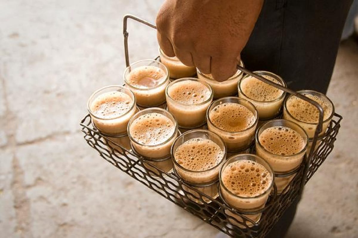 Boiling tea thrown on shopkeepers face in Hamirpur
