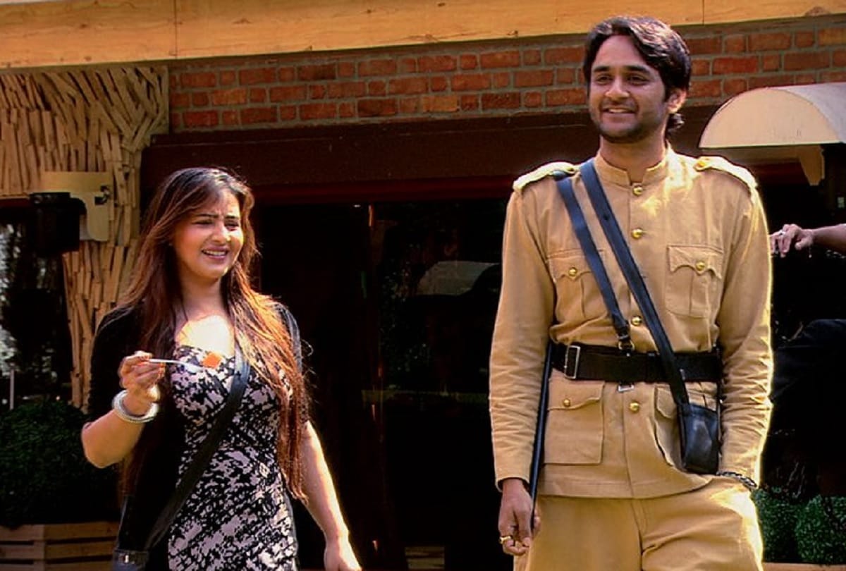 Before the Bigg Boss 11 grand finale Shikas trending on social media 