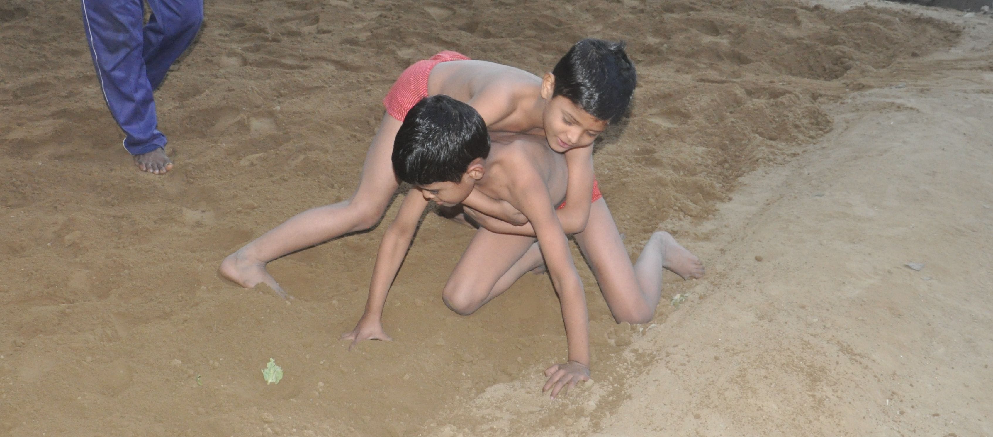  children training taking wrestling in agra 