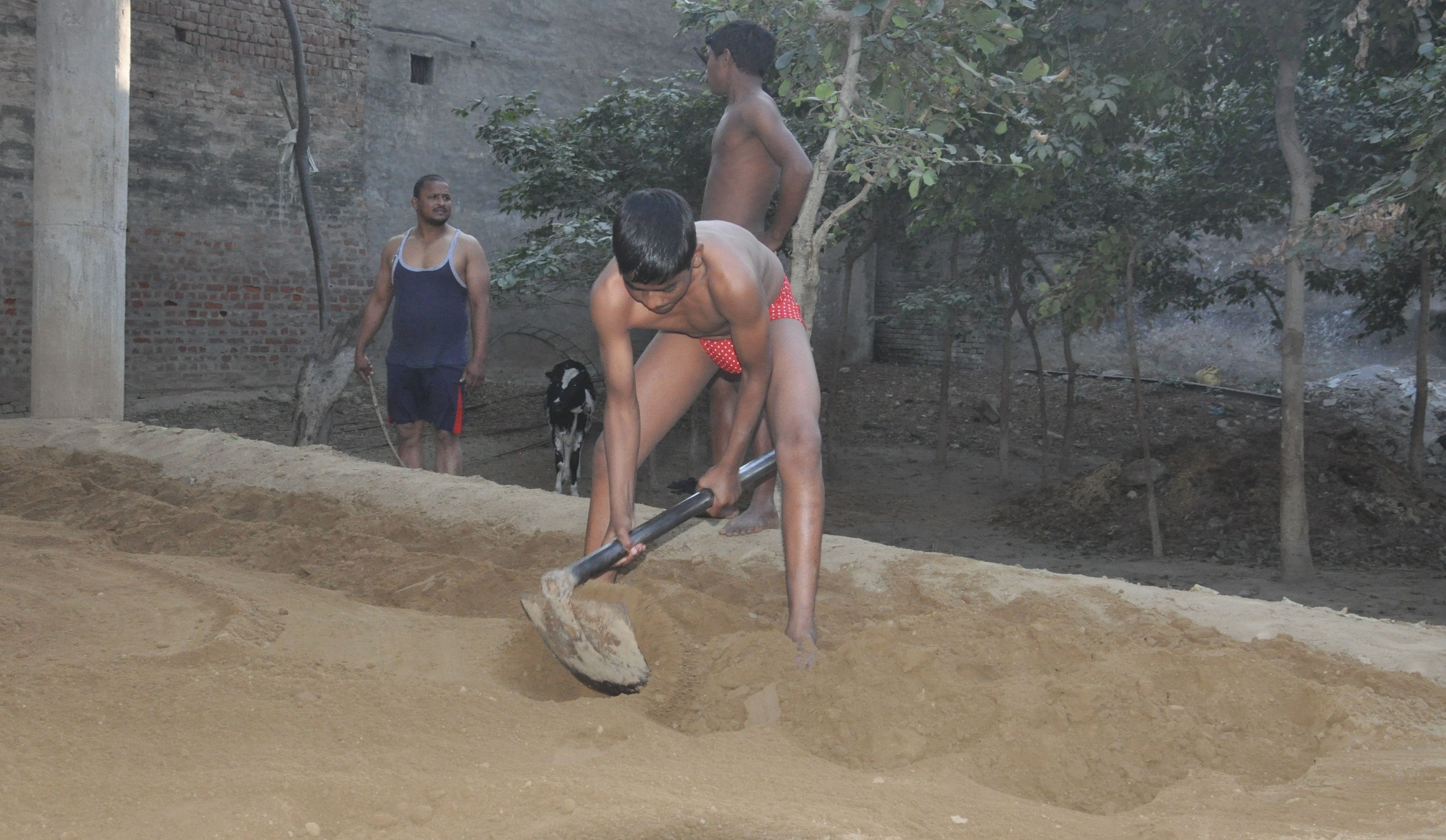  children training taking wrestling in agra 