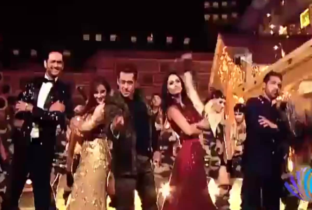 BIGG BOSS Ex contestant Arshi khan REVEALS Why Hina SKIPPED Her party