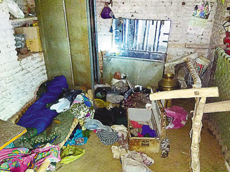 One lakh stolen from farmer's house