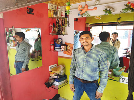 Theft of thousands at home and shop