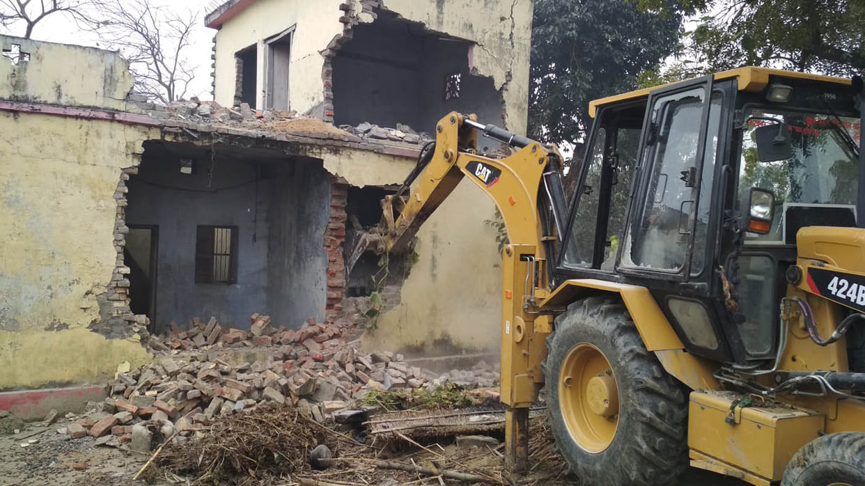 Railway contractor breaks public toilets in dehradun