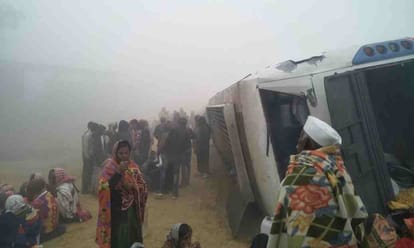 Pilgrim bus accident in varanasi and many injured