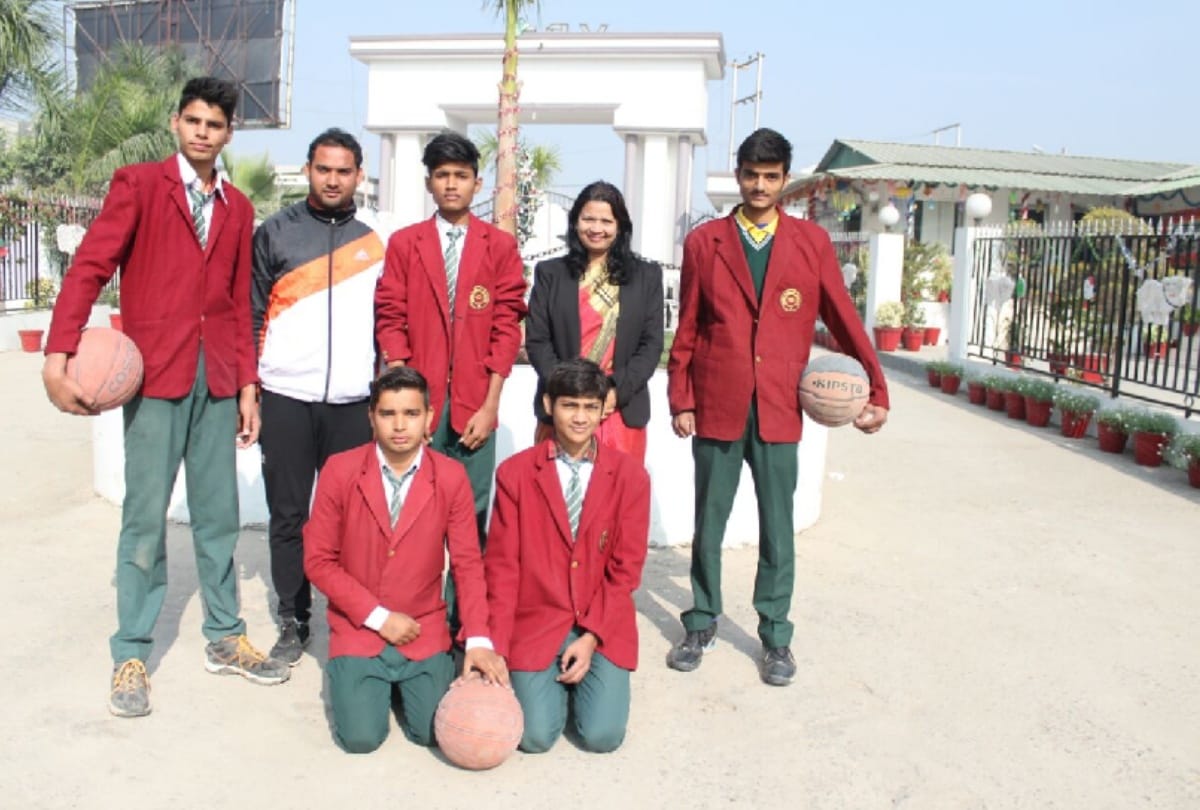 yadu public school won medal in football