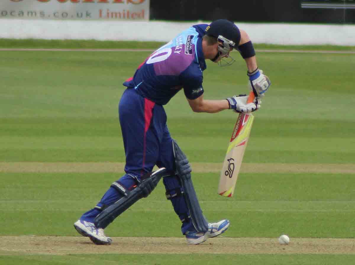 Joe Denly of england surpasses 4000-run mark in T20 cricket playing in bbl