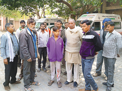 Tractor-trolley reversed with laborers, two killed, seven injured