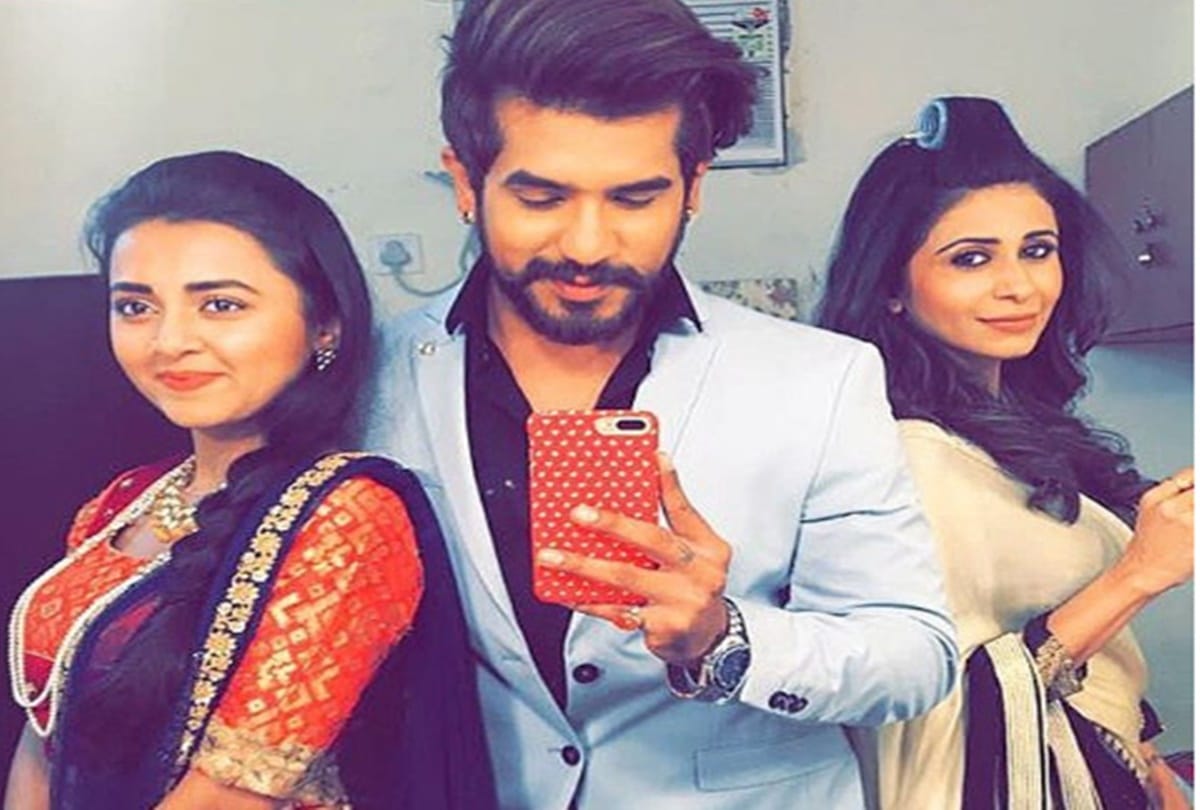 Suyyash Rai Gets Trolled For His Abusive Comment On his wife Kishwer Merchant Bikini Look