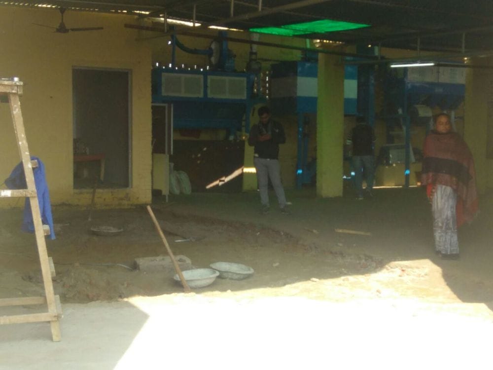 digging to find dead body 