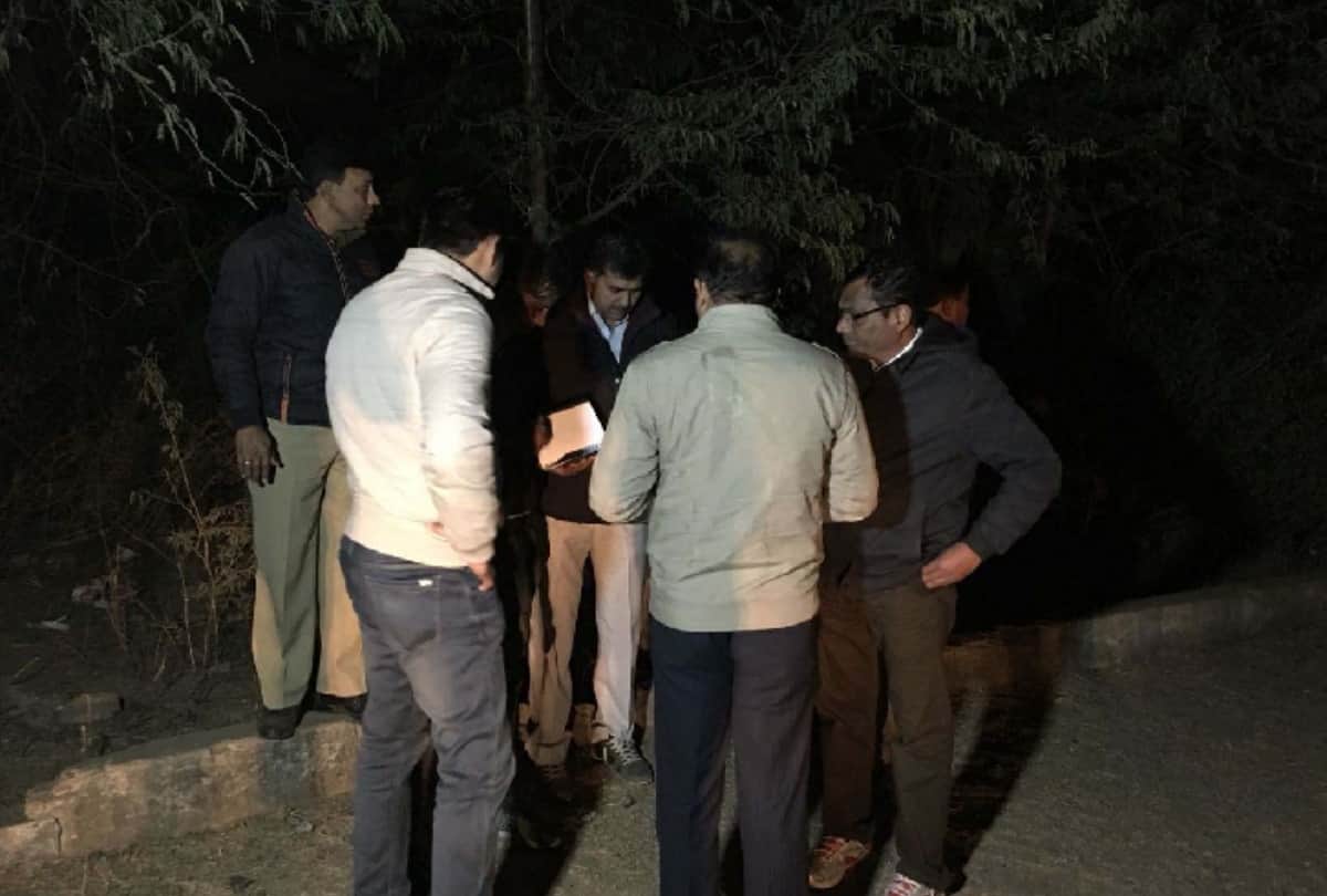 men killed a boy in monkey park by stabbing knife