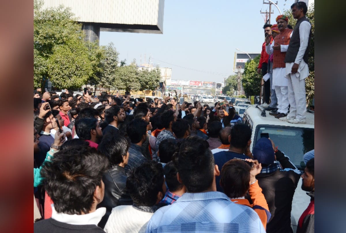 protest against the release of padmavat in noida