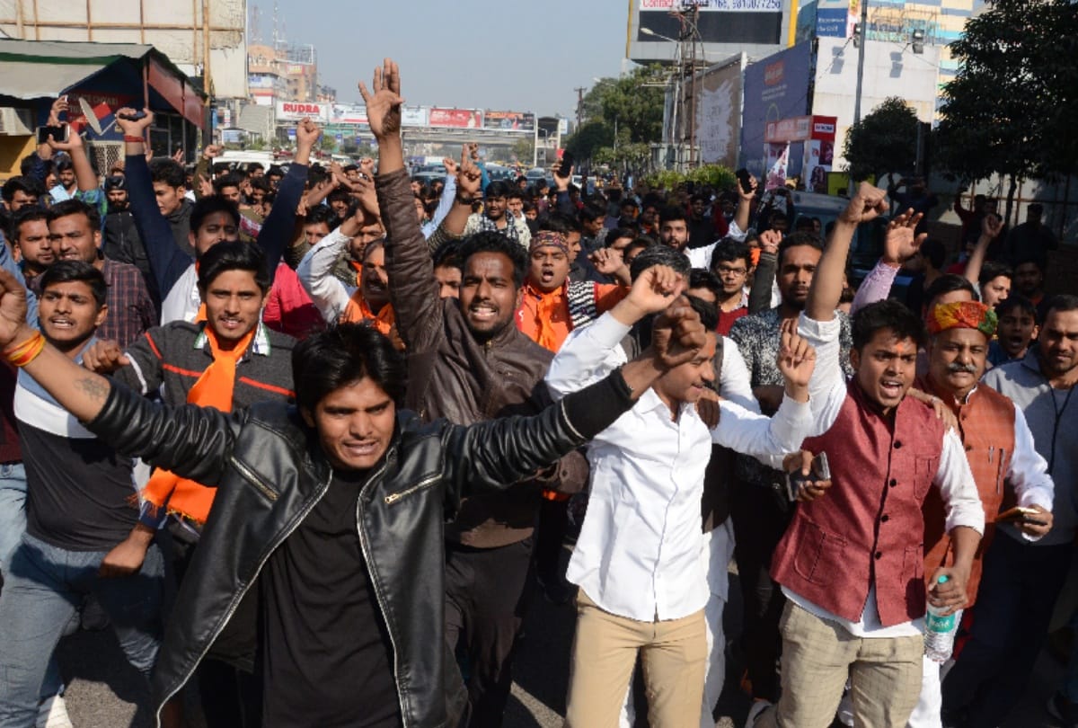 protest against the release of padmavat in noida