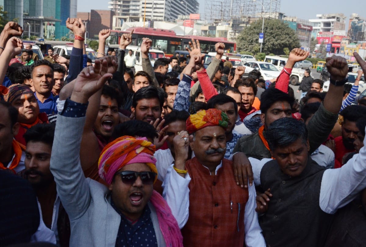 protest against the release of padmavat in noida