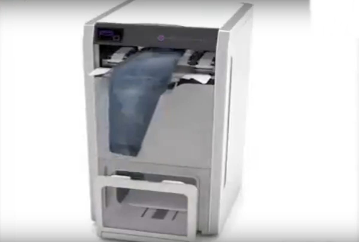 in ten minutes de wrinkle your clothes with this machine