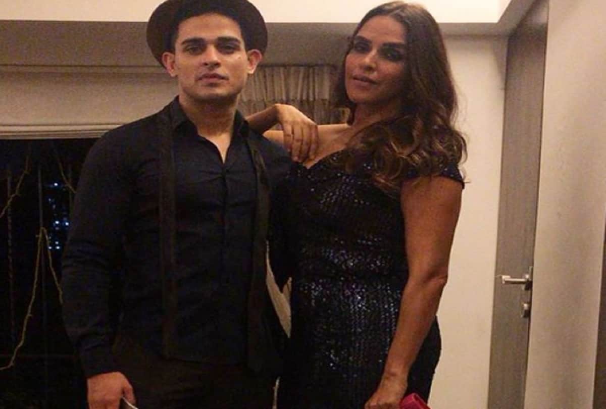  Bigg Boss 11 Ex contestant Priyank Sharma dances with Neha Dhupia in Shah Rukh Khan party 