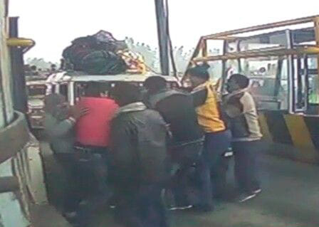 rampage between politician and  toll employees
