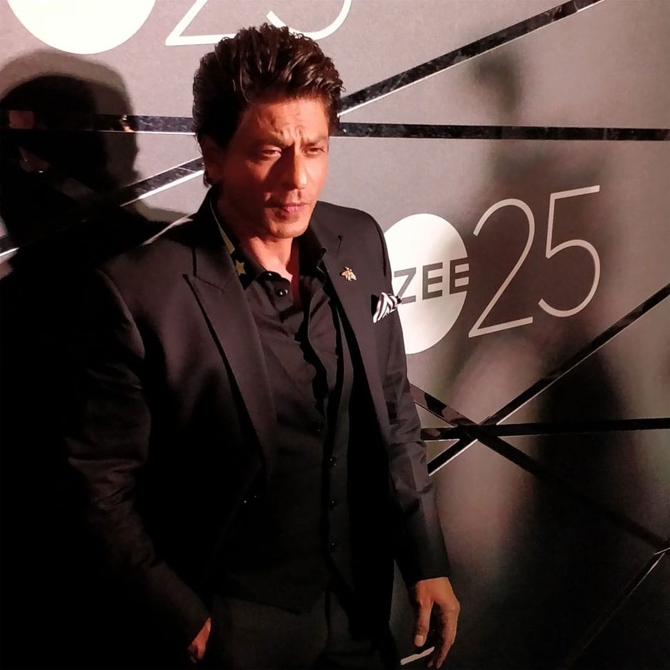 Shah rukh Khan Defend Aamir Khan over Thugs of Hindostan flop