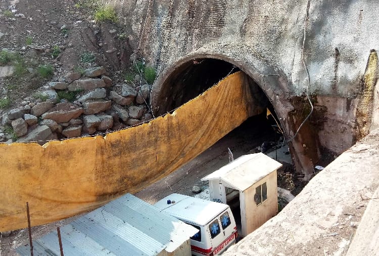 Tunnel collapse on chandigarh manali national highway
