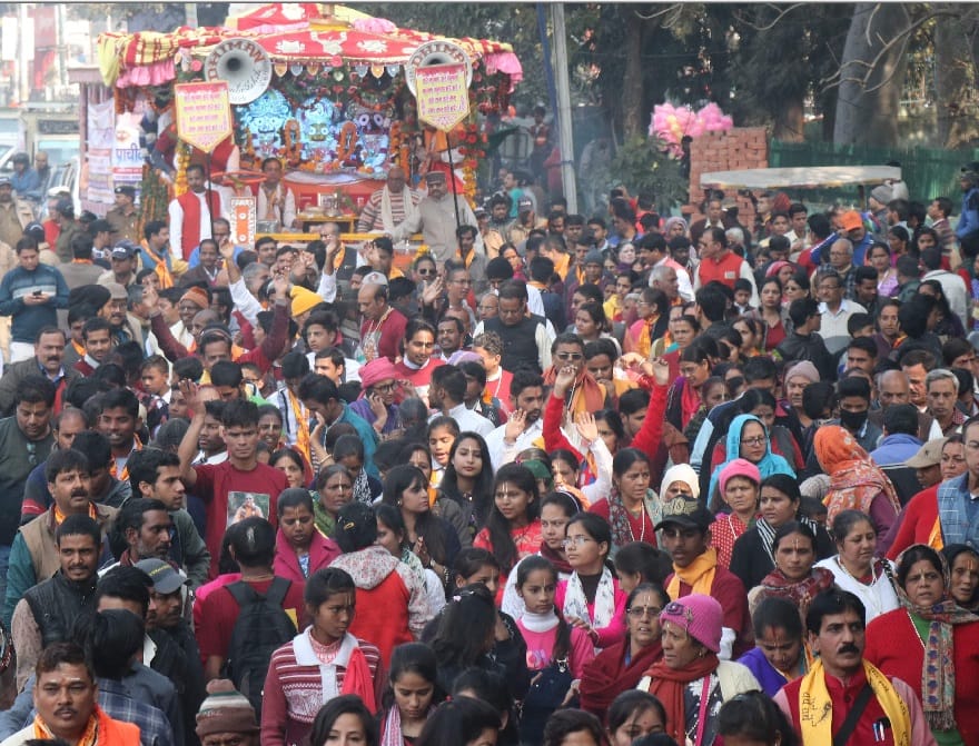 Huge Jagannath Rath Yatra photos dehradun