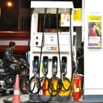 petrol diesel price on a four year high,Mumbai has the highest