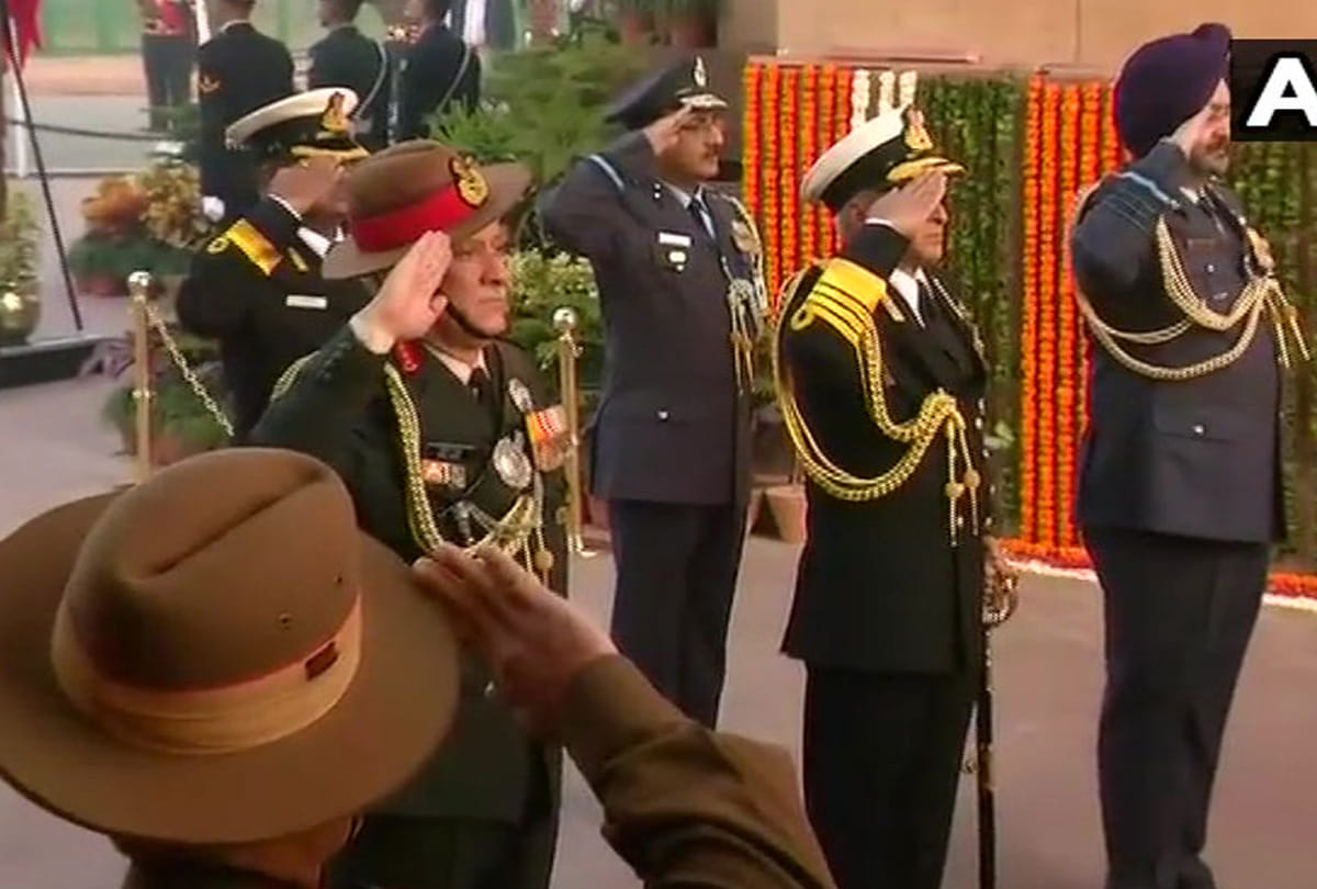 PM modi convey greetings for soldiers and bipin rawat pay tribute on army day 2018