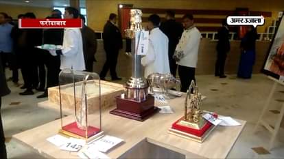 HARYANA INSUTRY MINISTER COLLECTS 2.5 CRORE BY SELLING HIS GIFTS FOR PMRF