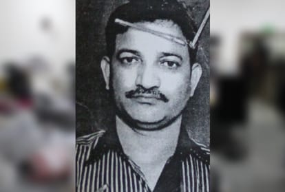 guard murdered and 12 lakh looted from factory in noida