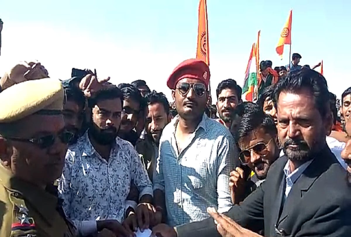 Padmavati controvercy : Rajasthan rajput protest against film padmaavat 