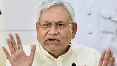 NITISH KUMAR SCOLDS FEW PEOPLE IN DARBHANGA WHILE LAUNCHING OF UJJWALA YOJANA, DHARMENDRA PRADHAN