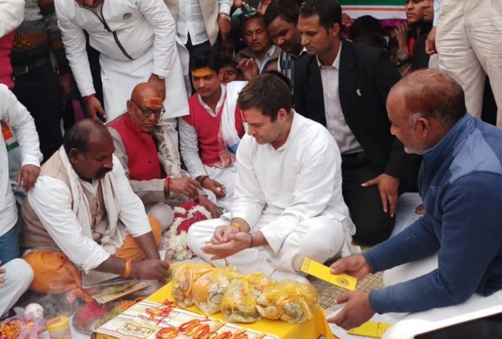 pics of rahul gandhi amethi visit.