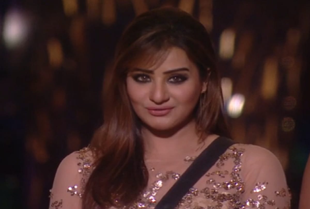 Shilpa Shinde won the Bigg Boss 11 trophy  