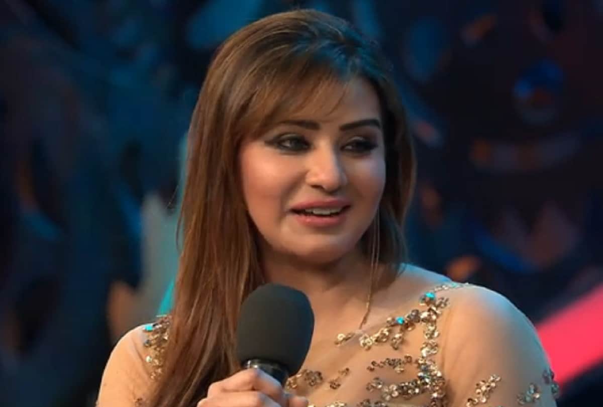 Bigg Boss winner Shilpa Shinde speak dialogue of Paresh Rawal on social media