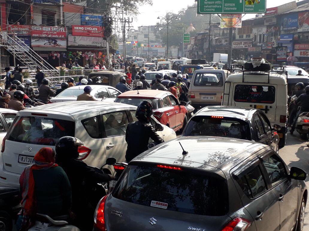 long traffic jam in dehradun clock tower
