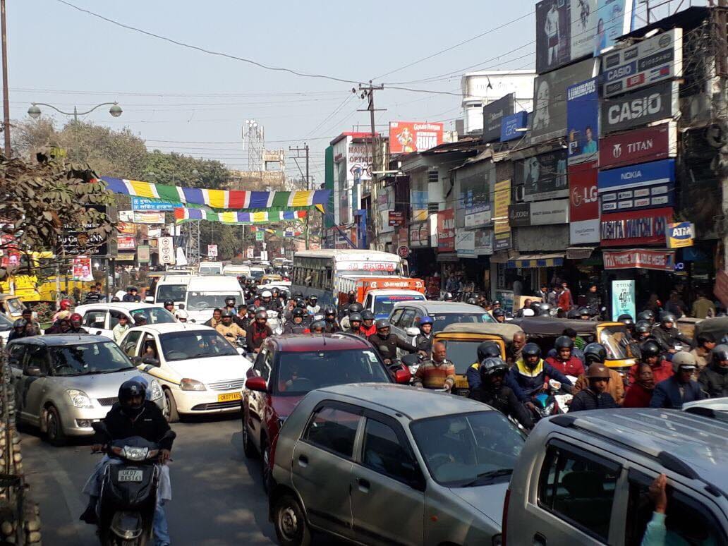 long traffic jam in dehradun clock tower