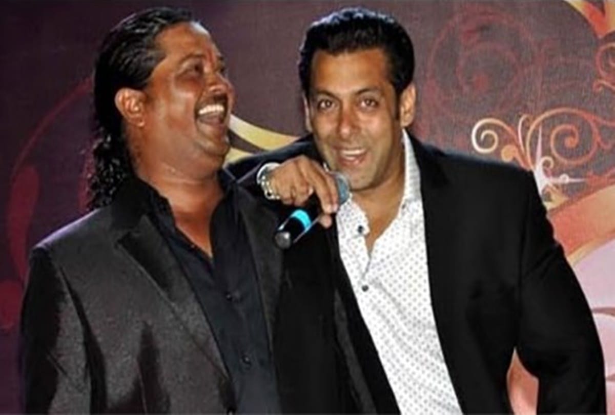 salman khan staff Forcibly Dance With Benafsha, Arshi and Sapna Choudhary