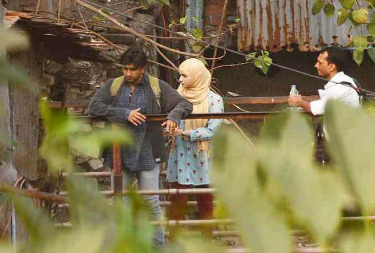 gully boy first official picture ranveer singh and alia bhatt